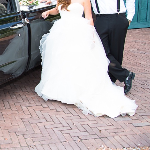 Hayley Paige “Sophie” wedding dress. Sample size - Picture 6 of 7